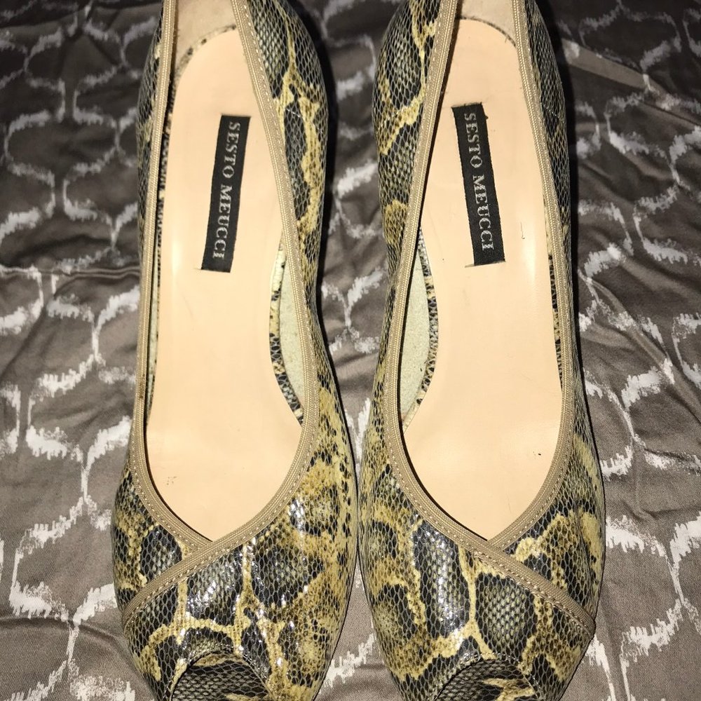 SESTO MEUCCI Snake Skin and Leather Heels